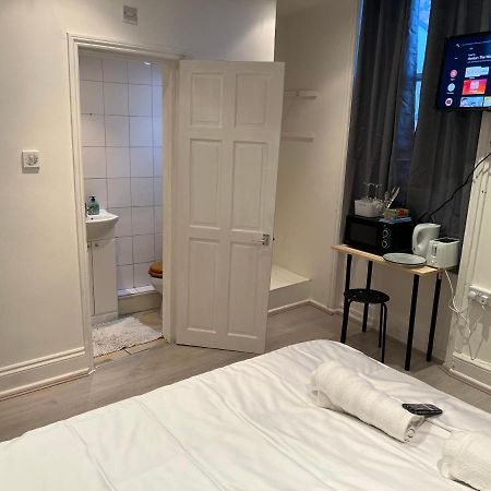 Y2 Guest House Londen Buitenkant foto