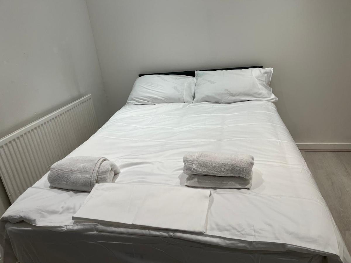 Y2 Guest House Londen Buitenkant foto