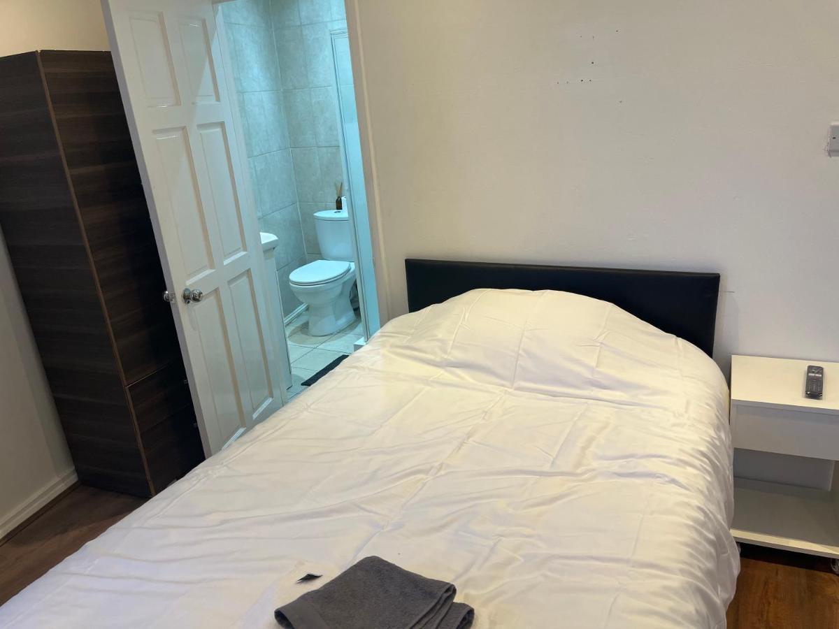 Y2 Guest House Londen Buitenkant foto