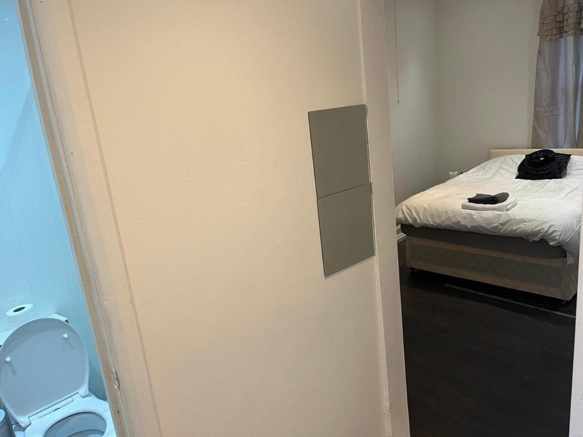 Y2 Guest House Londen Buitenkant foto